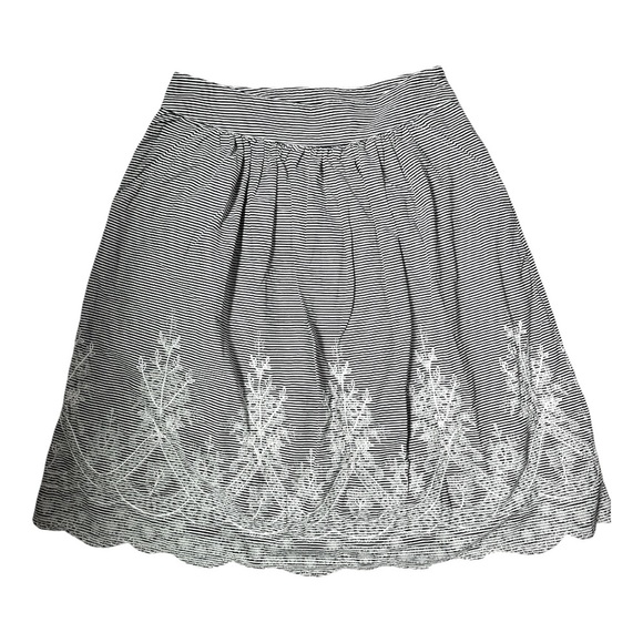 NY Collection Black White Striped Skirt w/ Embroidered Hem | Size 6 - Picture 4 of 15